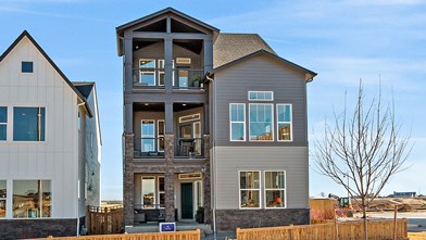 New Homes in Colorado CO - Baseline 35' - The Pinnacle Collection by David Weekley Homes