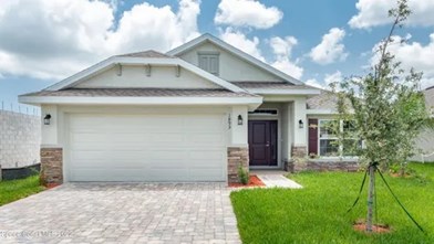 New Homes in Florida FL - Courtyard at Waterstone by Adams Homes