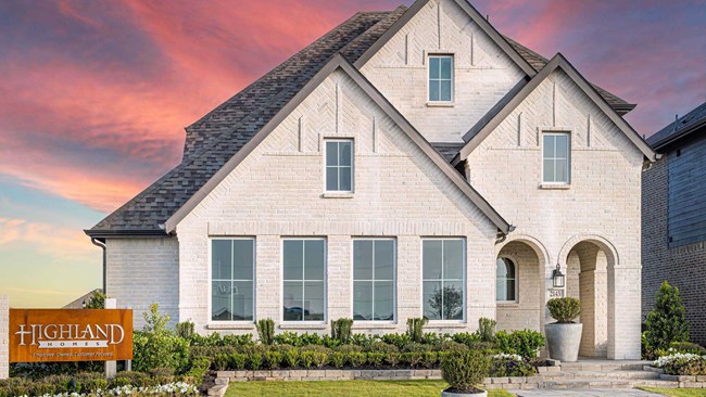 New Homes in Creekshaw by Highland Homes Texas
