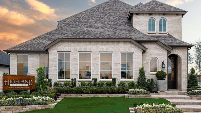 New Homes in Creekside by Highland Homes Texas